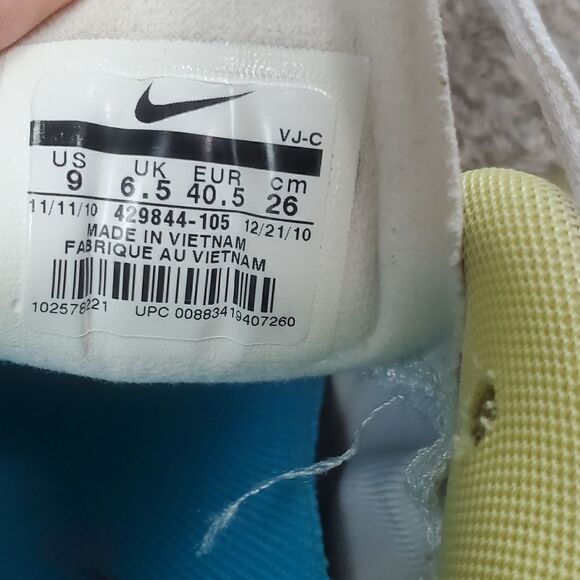 Nike Fly Wire free xt Yellow, Gray & White Athletic Shoes - Picture 8 of 8
